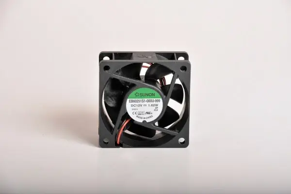 Sunon vifte 60x60x25mm 12V