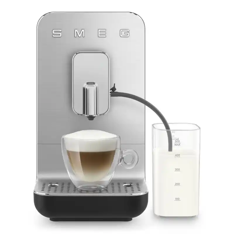 Smeg BCC13BLMUK Kaffemaskin med kvern - Svart