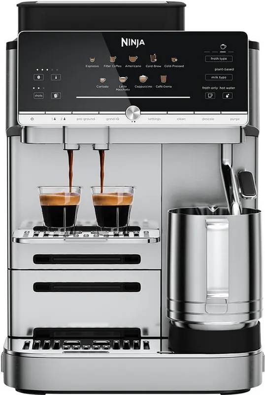 Espressomaskin med automatisk kaffekverning og melkeskum