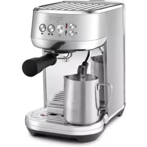 Espressomaskin med automatisk melkeskummer